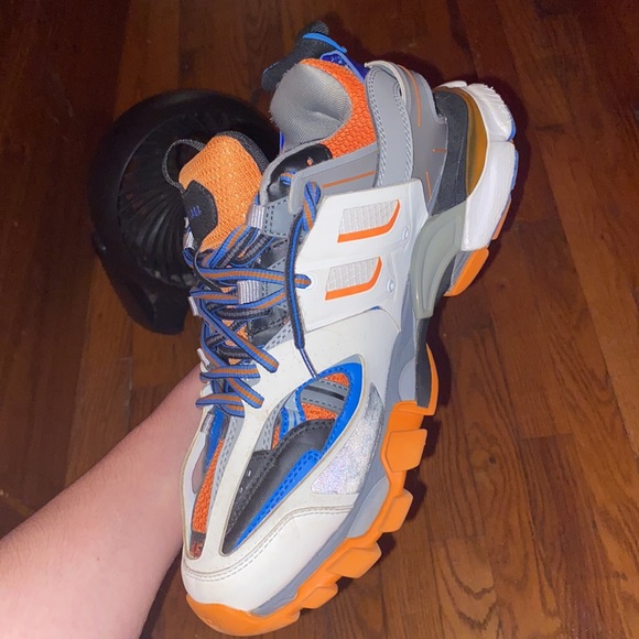 I got some Balenciaga track runners,there in good condition - Picture 2 of 4